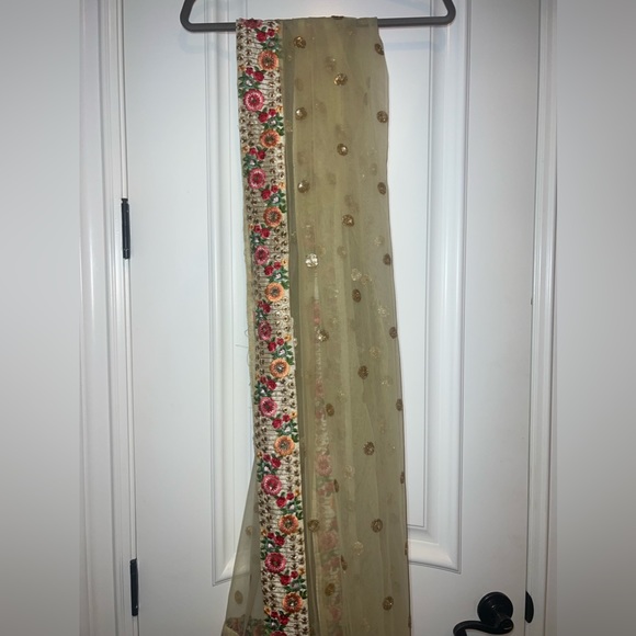 beige gold floral lehenga (3 piece set) - Picture 5 of 5